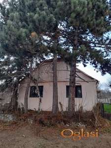 Starija kuća u odličnoj ulici